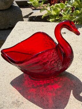 Vintage / 70’s Fenton Ruby Red Swan Trinket Dish Bowl